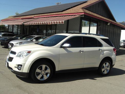 Used 2012 Chevrolet Equinox LTZ FWD image 3