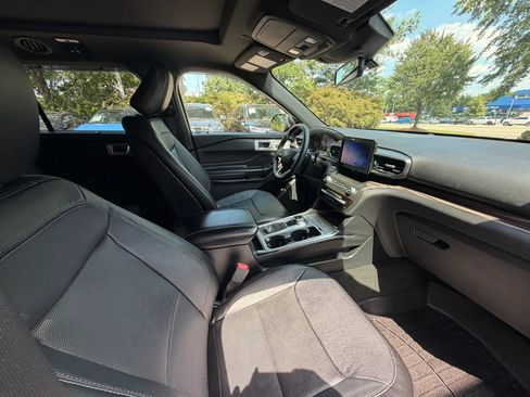 Used 2020 Ford Explorer Limited w/ Class III Trailer Tow Package AWD/4WD image 10