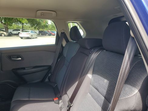 Used 2023 Nissan Rogue SV FWD image 13