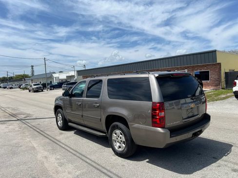 Used 2012 Chevrolet Suburban LS w/ Convenience Package 1 image 5