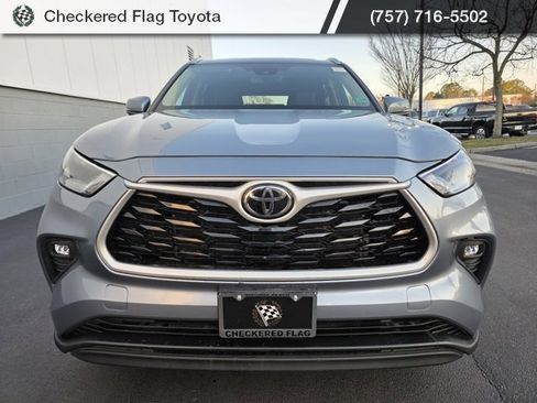 Used 2023 Toyota Highlander XLE image 12