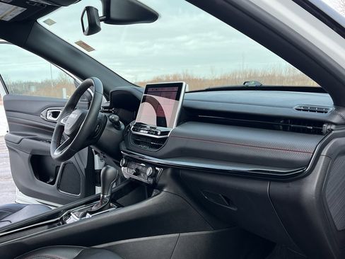 Used 2024 Jeep Compass Trailhawk w/ Trailhawk Elite Group image 30