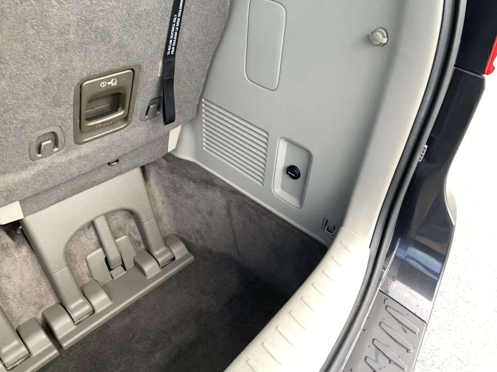 Used 2021 Kia Sedona LX FWD image 33