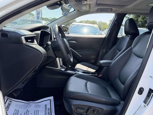 Used 2024 Toyota Corolla Cross XLE w/ Convenience Package AWD/4WD image 11
