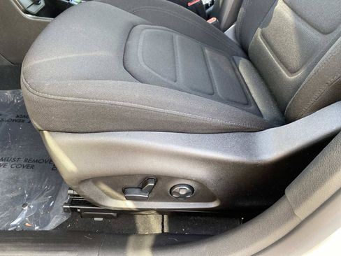 Used 2021 Jeep Renegade Latitude w/ Sun & Sound Group AWD/4WD image 24