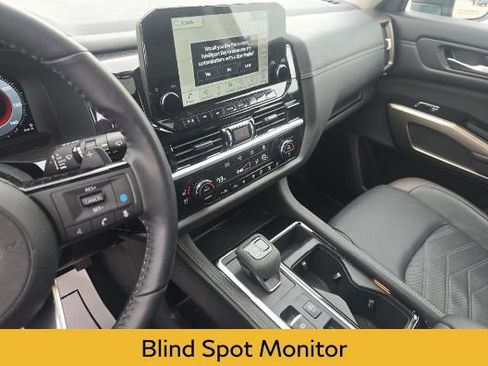 Used 2024 Nissan Pathfinder Platinum w/ Cargo Package image 10