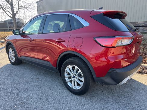 Used 2020 Ford Escape SE image 7