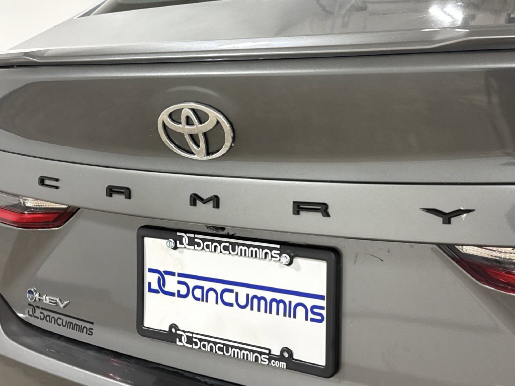 Used 2025 Toyota Camry SE FWD image 25