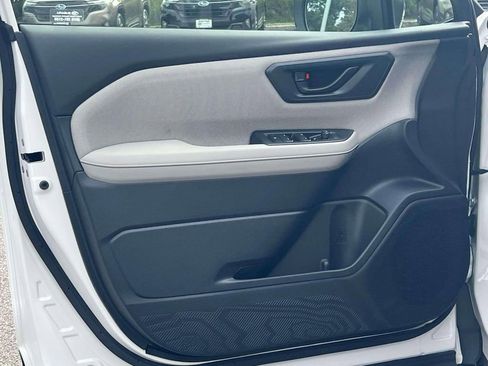 Used 2025 Subaru Forester image 12