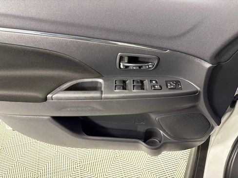 Used 2020 Mitsubishi Outlander Sport ES FWD image 11