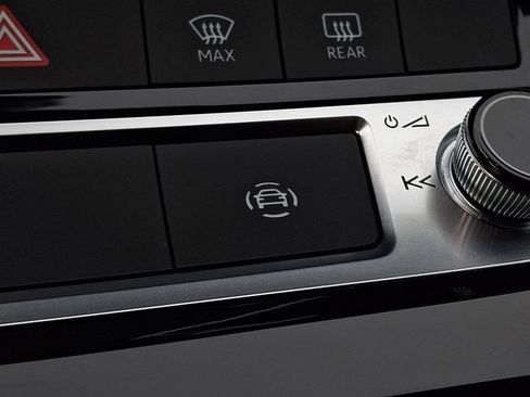 Used 2025 Audi Q7 3.0T Premium w/ Convenience Package image 25