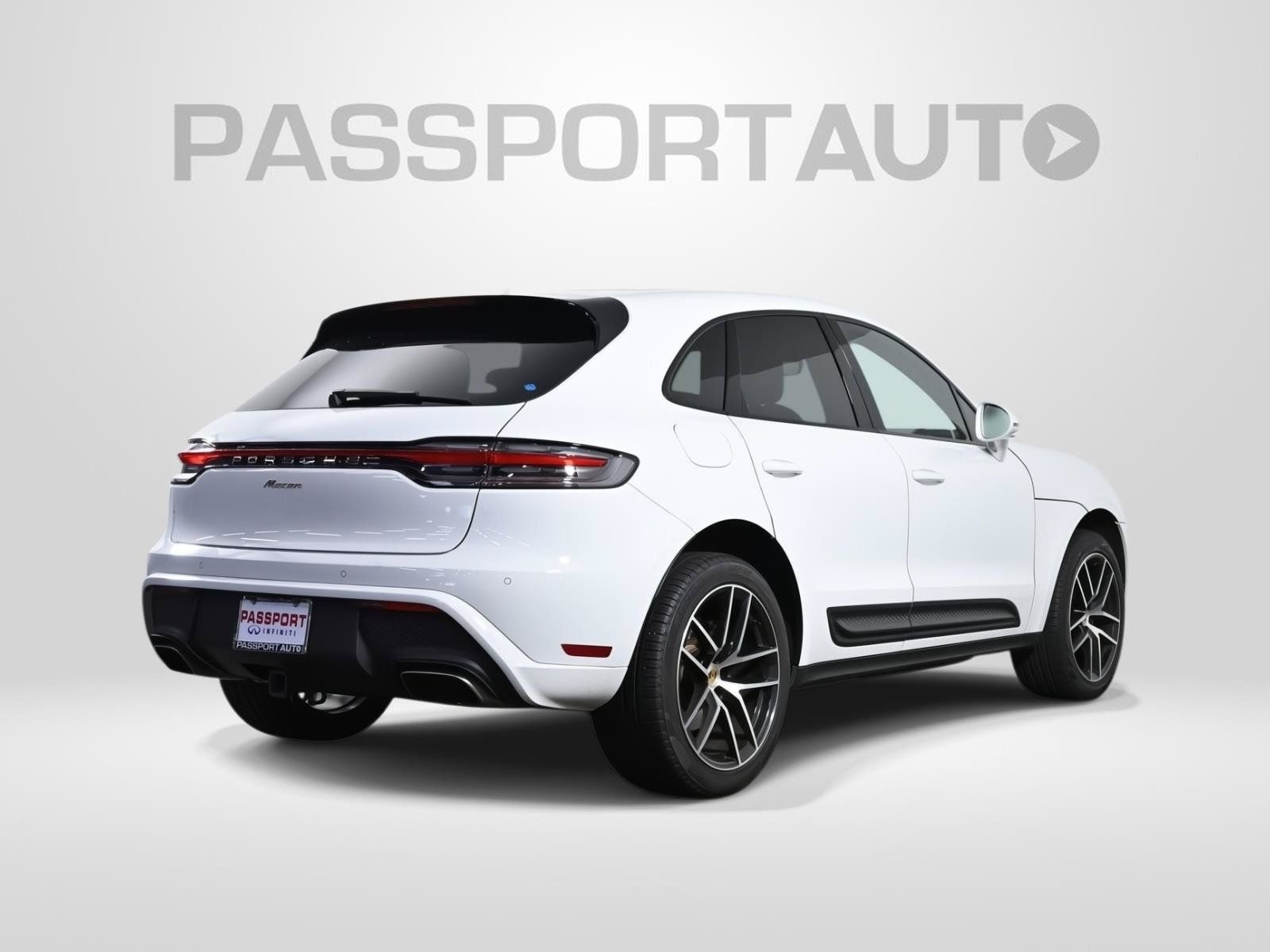 Used 2024 Porsche Macan Turbo AWD/4WD image 6