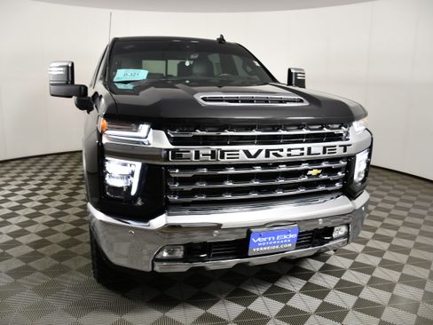 Used 2022 Chevrolet Silverado 2500 LTZ w/ LTZ Premium Package AWD/4WD image 3