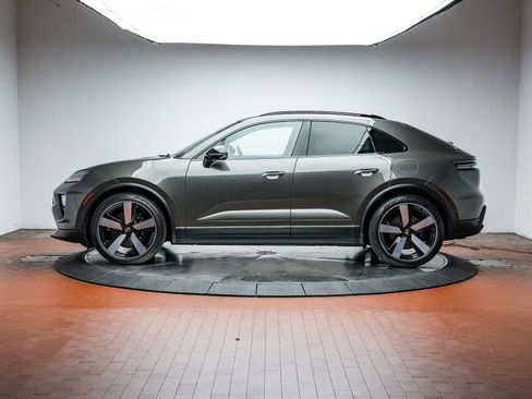 Certified 2025 Porsche Macan 4S Electric image 2