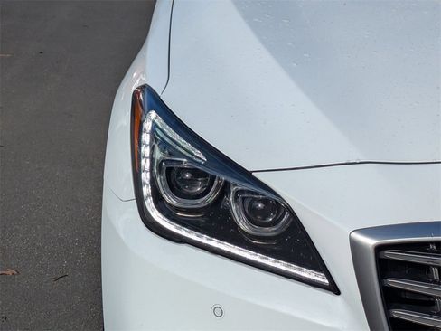 Used 2020 Genesis G80 5.0 Ultimate image 9