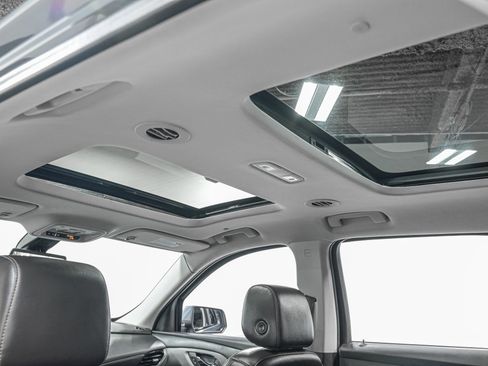 Used 2021 Chevrolet Traverse RS w/ LPO, Floor Liner Package image 24