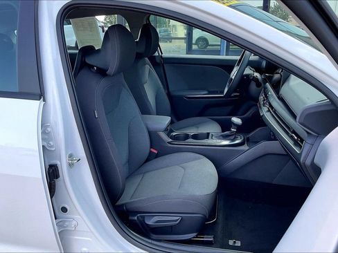 Used 2025 Kia K4 FWD image 7