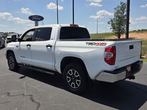 Used 2017 Toyota Tundra SR5 w/ TRD Off Road Package AWD/4WD image 10