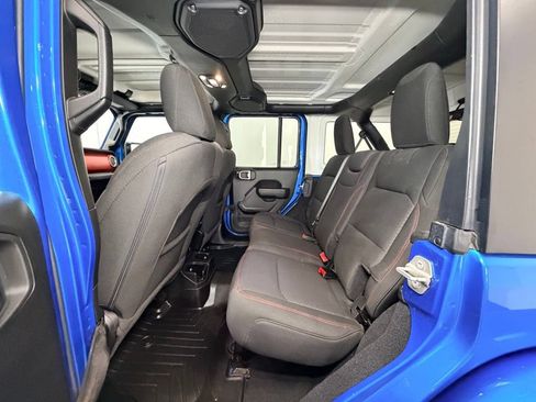 Used 2023 Jeep Wrangler Unlimited Rubicon AWD/4WD image 4