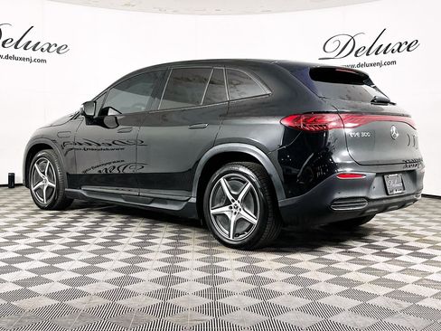 Used 2023 Mercedes-Benz EQE 500 4MATIC SUV image 4