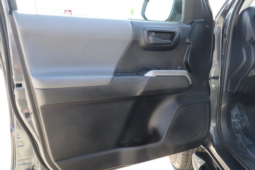 Used 2021 Toyota Tacoma SR5 RWD image 19