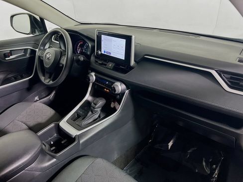 Used 2025 Toyota RAV4 XLE AWD/4WD image 25