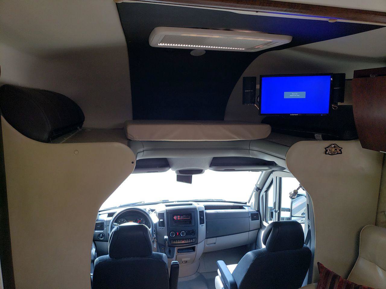 Used 2008 Freightliner Sprinter 3500 RWD image 35