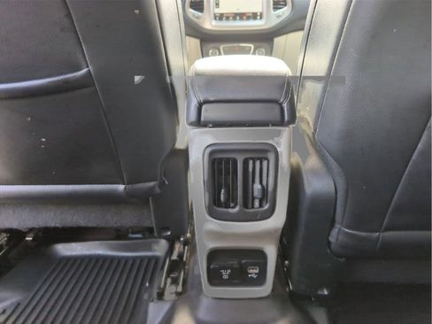 Used 2018 Jeep Compass Latitude w/ Popular Equipment Group image 35