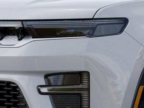 New 2026 Jeep Grand Wagoneer 4WD image 10