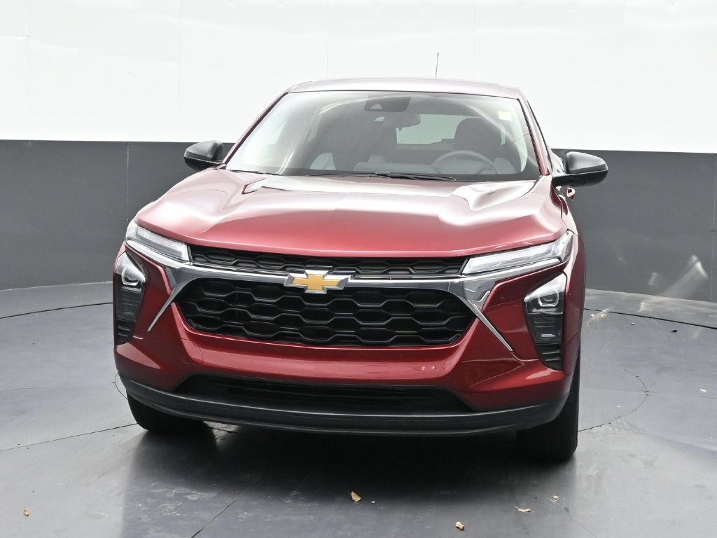 Used 2025 Chevrolet Trax LS FWD image 9