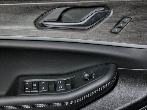 New 2025 Jeep Grand Cherokee Limited w/ Luxury Tech Group II image 12