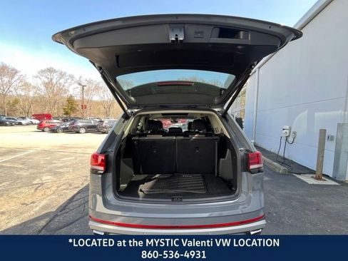 Used 2024 Volkswagen Atlas Peak Edition SEL image 18
