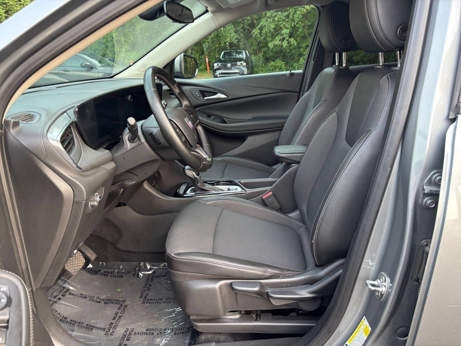 Used 2025 Buick Encore GX Preferred AWD/4WD image 29
