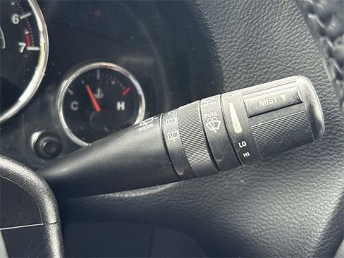 Used 2018 Jeep Wrangler Unlimited Rubicon w/ Connectivity Group image 30