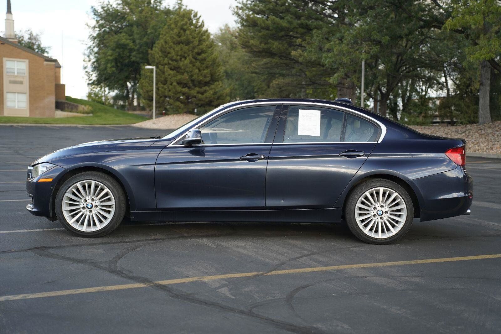 Used 2013 BMW 328i xDrive Sedan AWD/4WD image 2