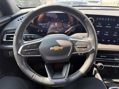 Used 2025 Chevrolet Traverse LT w/ Driver Confidence Package FWD image 22