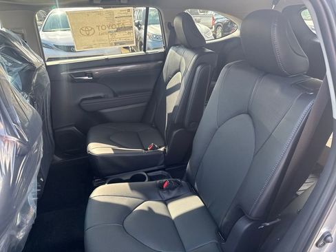 New 2026 Toyota Highlander Limited AWD/4WD image 33
