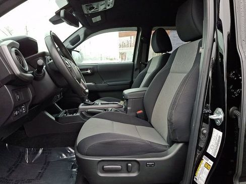 Used 2023 Toyota Tacoma TRD Off-Road image 13