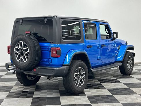 Used 2024 Jeep Wrangler Unlimited Sahara w/ Technology Group AWD/4WD image 10