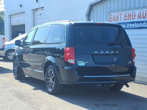 Used 2016 Dodge Grand Caravan R/T FWD image 3