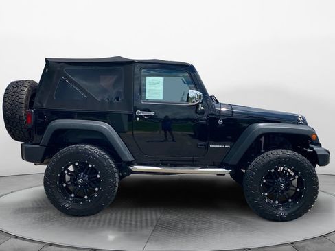 Used 2015 Jeep Wrangler Rubicon w/ Power Convenience Group AWD/4WD image 6