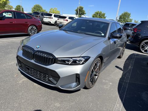 Used 2023 BMW 330i Sedan w/ M Sport Package RWD image 5