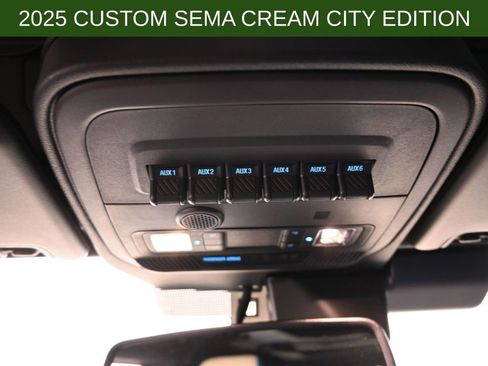 New 2025 Ford Bronco Badlands image 23