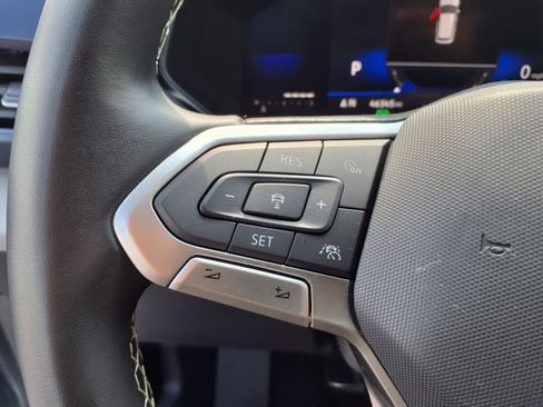 Certified 2022 Volkswagen Taos SE w/ IQ.Drive SE Package image 14