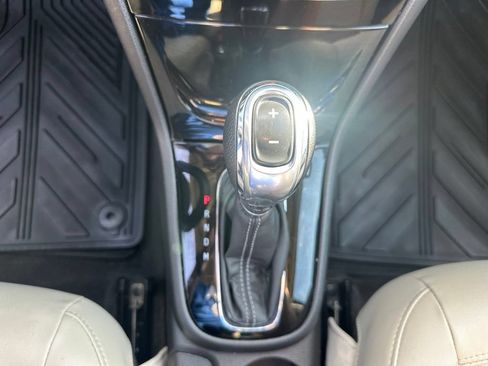 Used 2017 Buick Encore Essence w/ Experience Buick Package FWD image 6