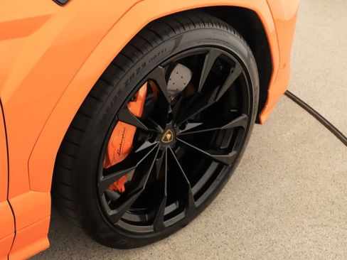 Used 2022 Lamborghini Urus image 32