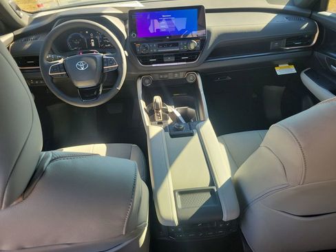 New 2026 Toyota Grand Highlander AWD Hybrid image 13