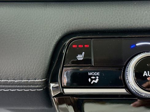 New 2025 Honda Pilot Touring image 25