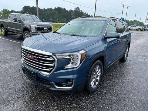 Used 2024 GMC Terrain SLT AWD/4WD image 5