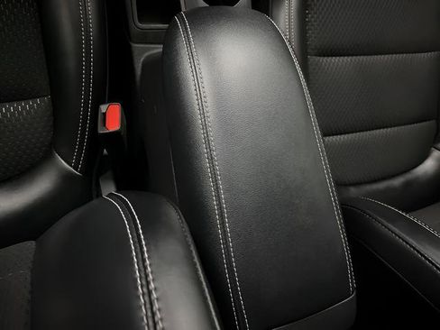 Used 2024 Ford Escape SE image 15